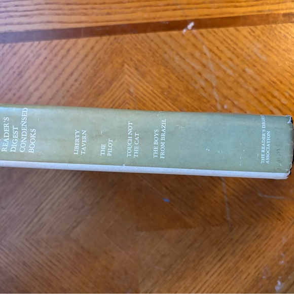 Vintage Readers Digest Green Patterned Hardcover Book - Picture 5 of 5